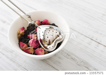 Tea strainer and rose buds 13357571