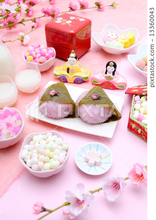 Hina cake 13360043