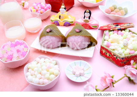 Hina cake 13360044