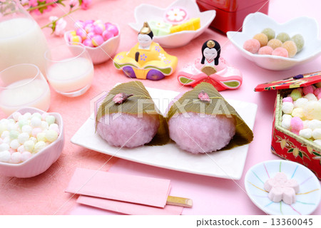 Hina cake 13360045