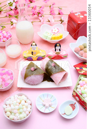 Hina cake 13360054