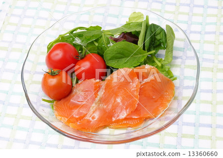 smoked salmon 13360660