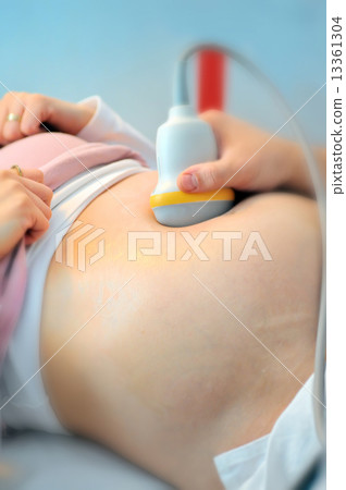 medical examining pregnant 13361304