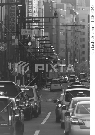 Dusk in the city, arterial road 2015 13362342