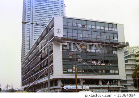 Hanshin Awaji Earthquake Disaster Kobe City Hall Building 2 13364084