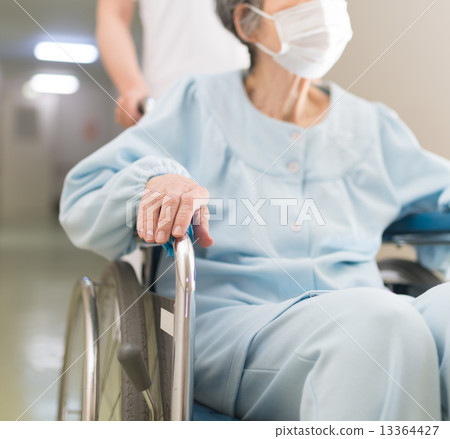 高級和護士 13364427