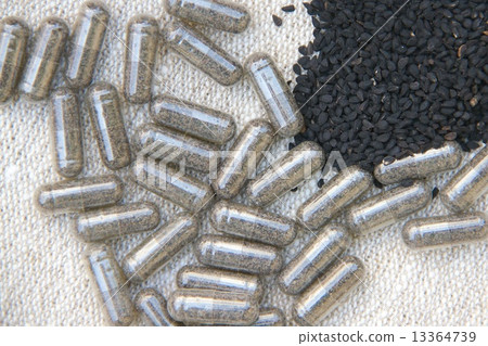 Black seeds powder in capsules Black seeds powder in capsules 13364739