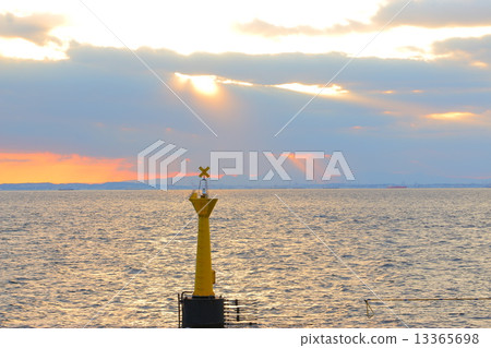 Sea Sea 13365698
