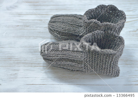 Hand-knitted socks 13366495