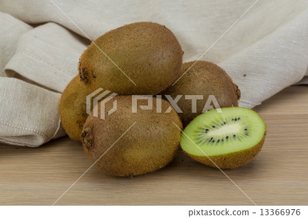 Kiwi fruit 13366976
