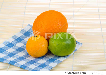 Orange, lime, tangerine 13368115