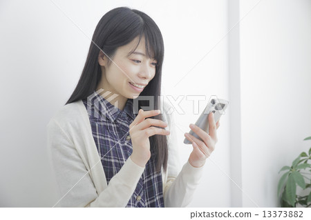 Female portrait 13373882
