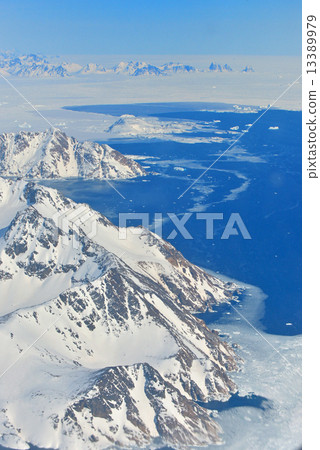 Winter landscape - Panorama at north pole 13389979