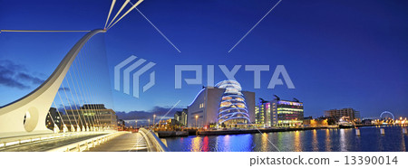 THE SAMUEL BECKETT BRIDGE 13390014