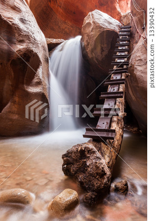 Kanarra creek slot canyon in Zion national park, Utah Kanarra creek slot canyon in Zion national park, Utah 13390432