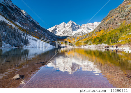 tourist at Maroon bells national park, Aspen, CO 13390521