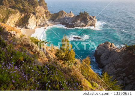 Mcway falls in Big Sur, California 13390681