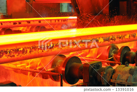 hot steel on conveyor hot steel on conveyor 13391016