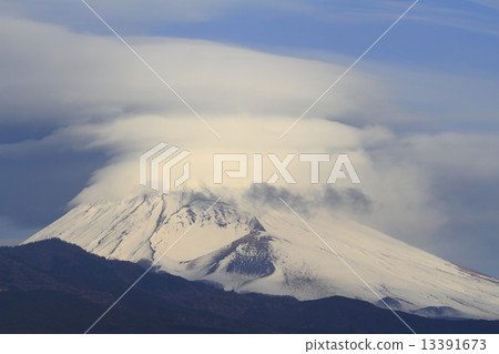 Sticking clouds Sticking clouds 13391673