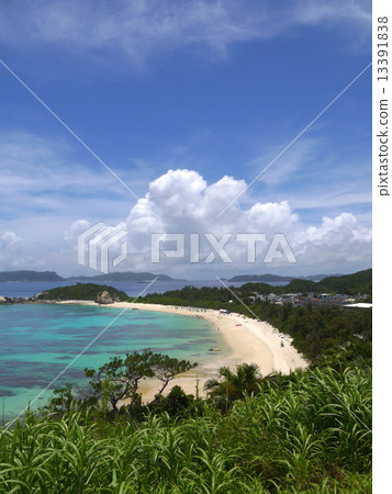 在渡嘉敷島上的海灘 在渡嘉敷島上的海灘 13391838