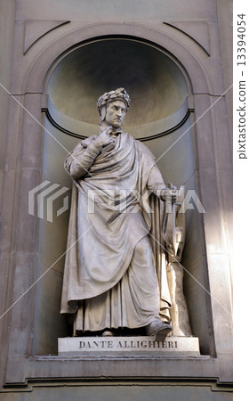 Dante Alighieri monument in Galleria degli Uffizi in Florence, Italy Dante Alighieri monument in Galleria degli Uffizi in Florence, Italy 13394054