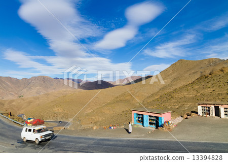 Morocco, High Atlas Mountains, Tizi N'Tichka pass. 13394828