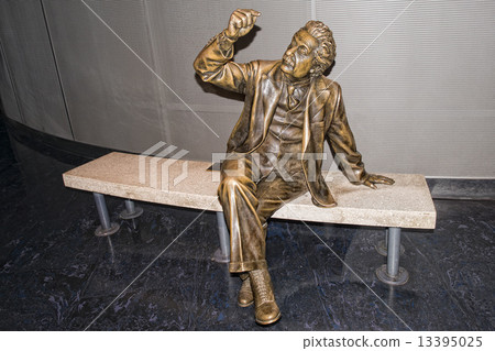albert einstein statue albert einstein statue 13395025
