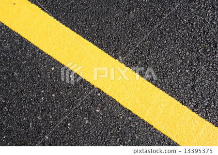 yellow line on the new road 13395375