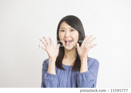 young woman      13395777