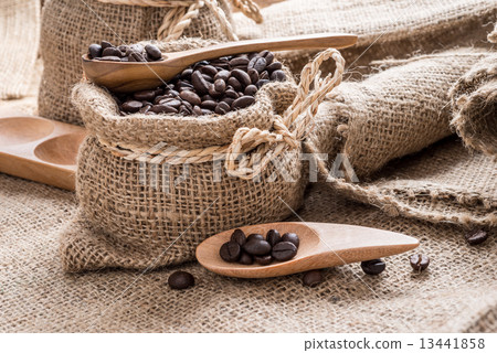 Coffee beans in coffee bag made from burlap Coffee beans in coffee bag made from burlap 13441858