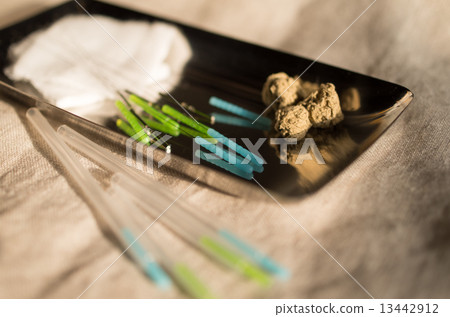 針灸和艾灸 針灸和艾灸 13442912