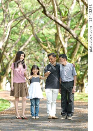 3 generation of 1 chinese family in a park 13443288