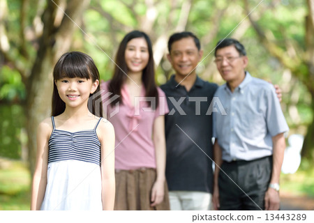 3 generation of 1 chinese family in a park 13443289