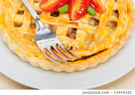 home made beef pie home made beef pie 13444382