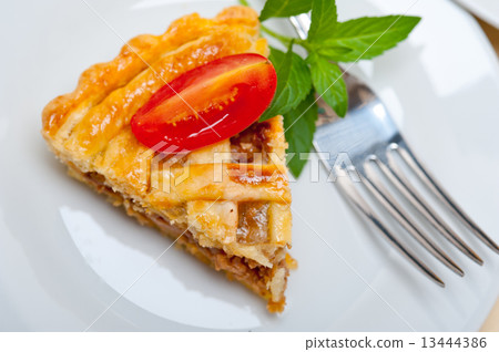 home made beef pie 13444386