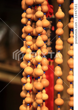 hanging chinese bottle gourd for decoration 13447181