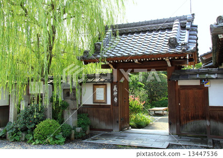 Yoshinakadera Yoshinakadera 13447536