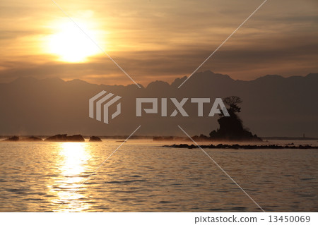 雨晴海岸的日出 13450069
