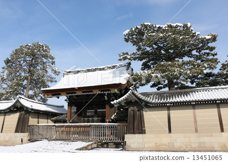 Kyoto Imperial Palace (Minamon) Kyoto Imperial Palace (Minamon) 13451065