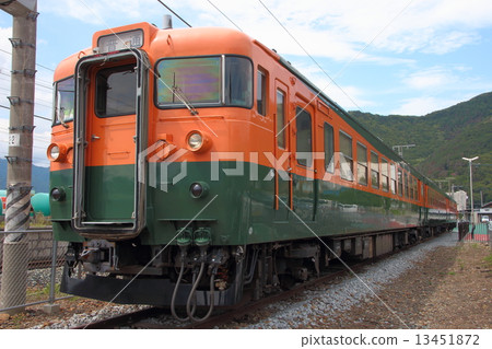 Series 169 S51 formation static preservation car (Sakaki-cho, Hanishina-gun, Nagano Prefecture) 13451872