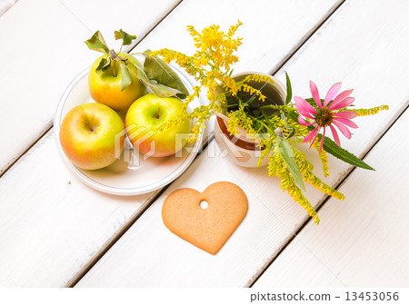 Autumn still life 13453056