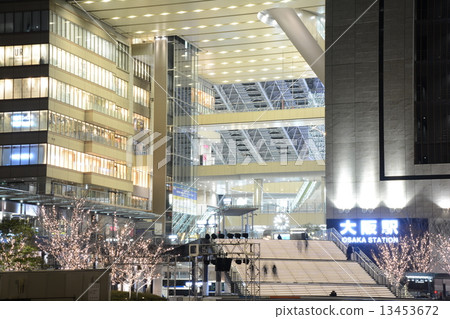 JR大阪站夜景（3） 13453672