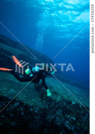 Undersea ruins Undersea ruins 13458209