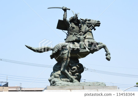The horse statue of Yoshisada Nitta (Keio Line · Rotary of Minobaruhara station / Katamachi, Fuchu city, Tokyo) 13458304