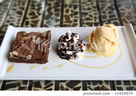 Cake with ice cream and cream 13458974