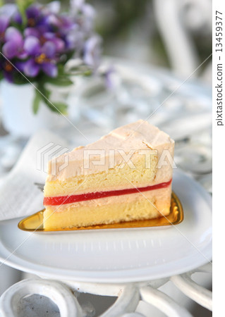 Orange cake 13459377