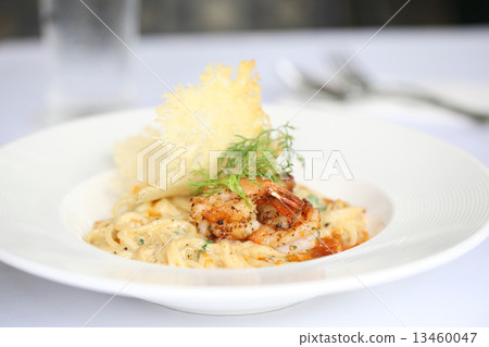 Spaghetti Carbonara with shrimp Spaghetti Carbonara with shrimp 13460047