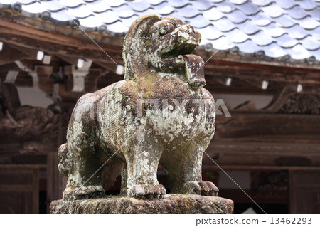 Izumo-shi "Ichihata Yakushi" The lion-dog in front of Yakushimoto Main Hall 13462293