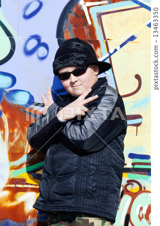 Graffitti boy 13463350