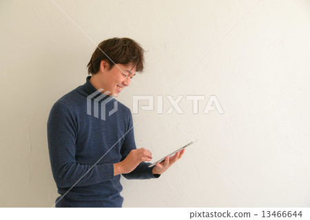 Tablet and male 13466644